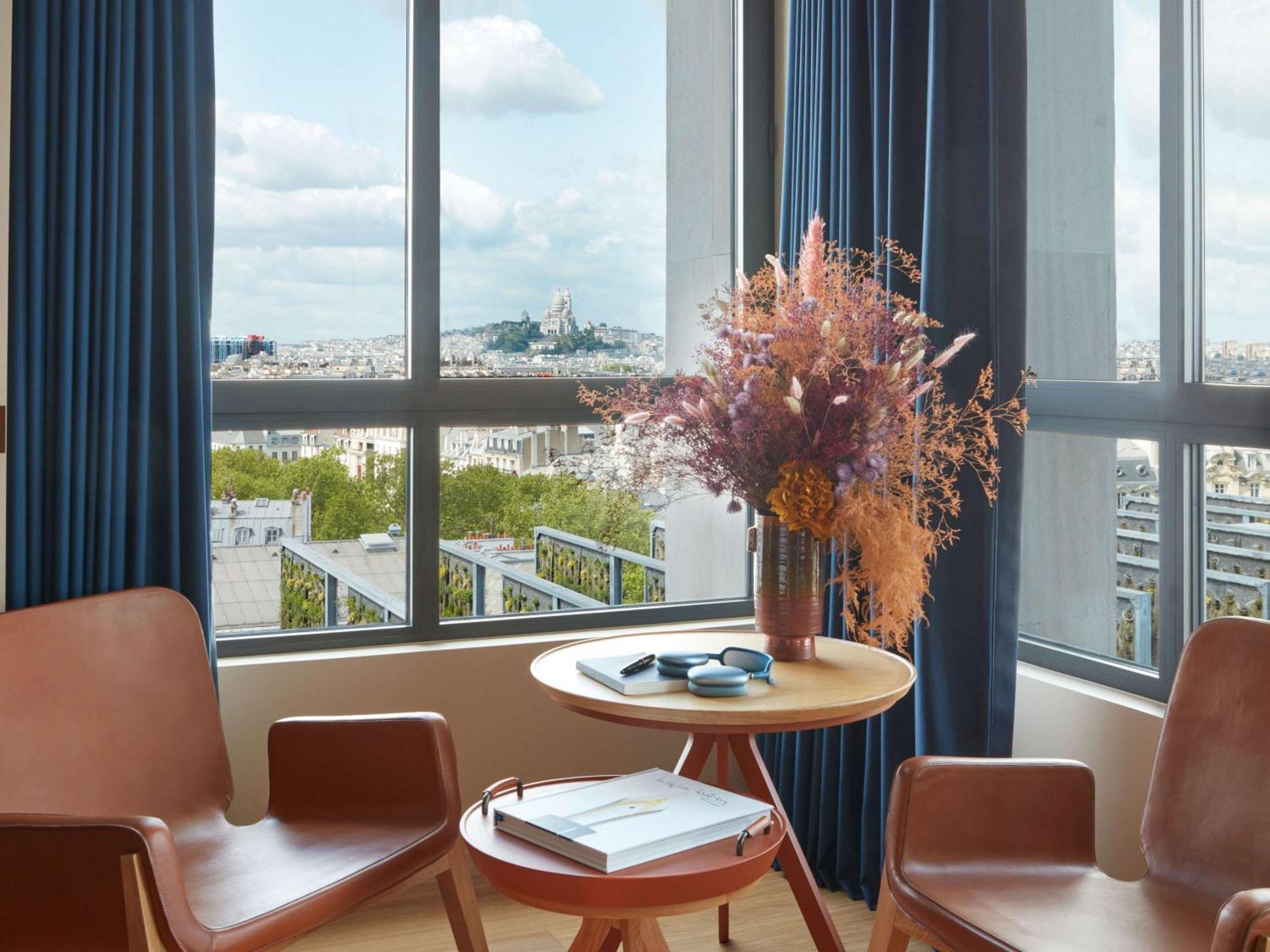 So/ Paris Hotel Exterior photo A room at the hotel