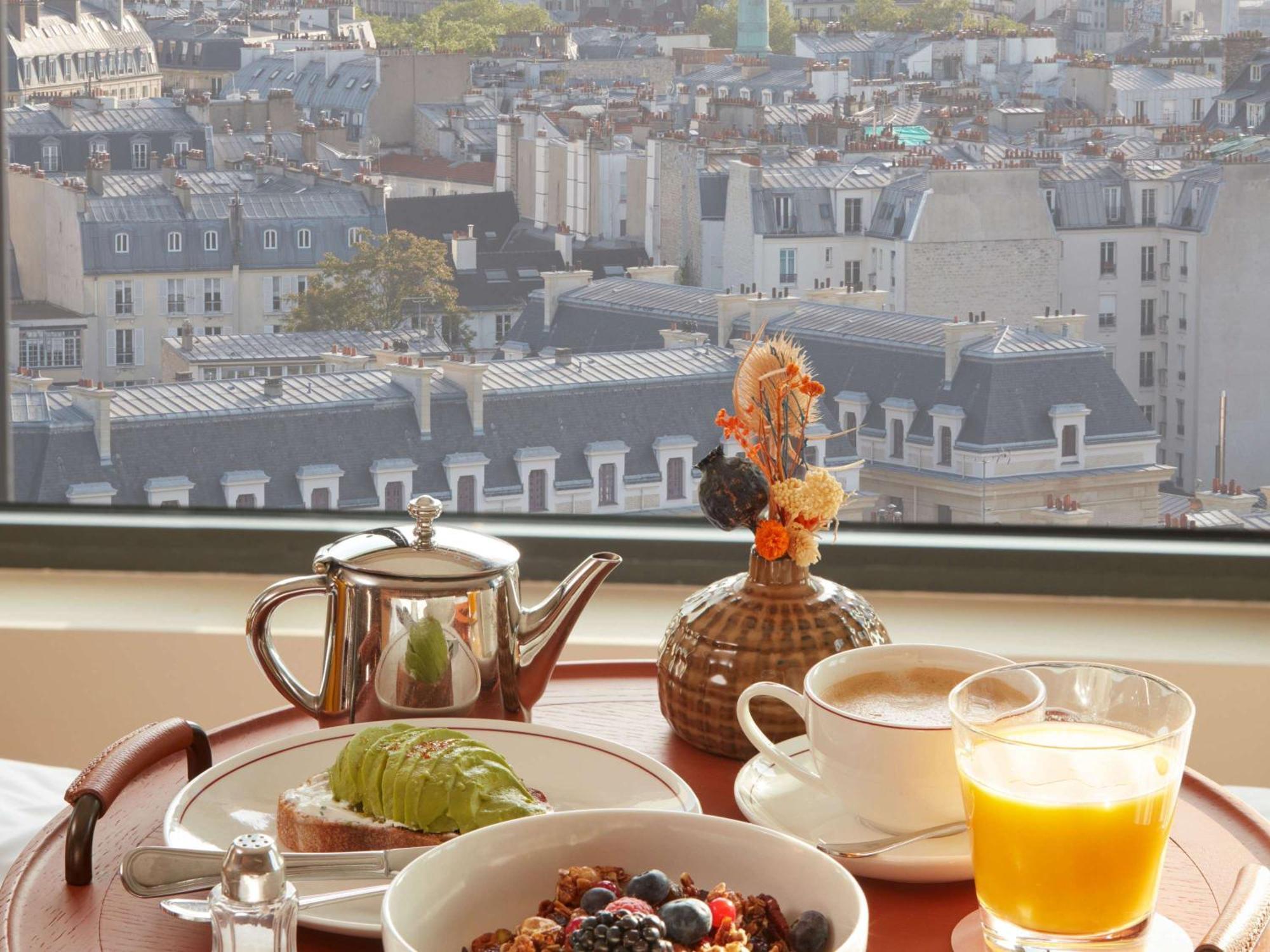So/ Paris Hotel Exterior photo Breakfast at the Hotel