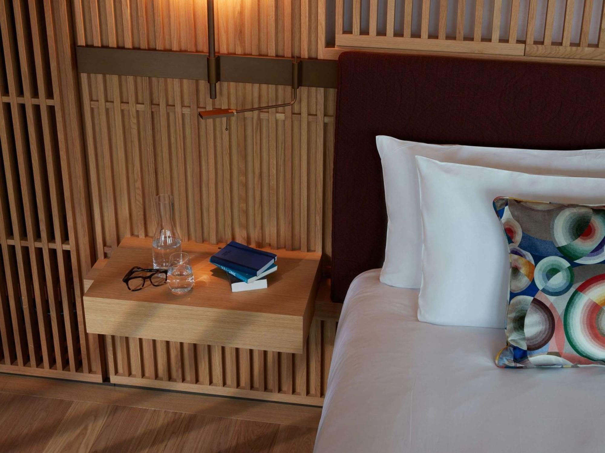 So/ Paris Hotel Exterior photo A bedside table