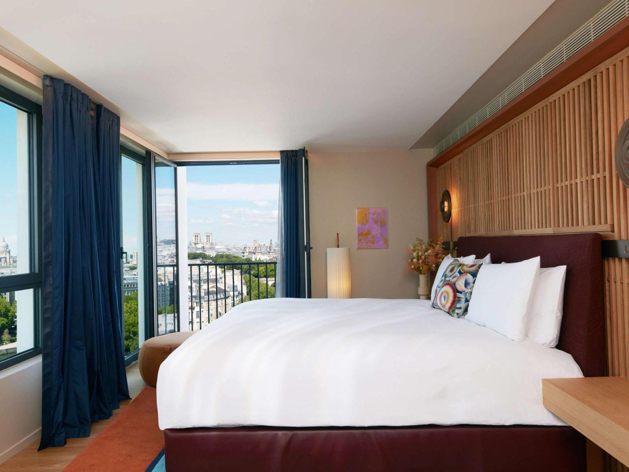 So/ Paris Hotel Exterior photo Deluxe Room