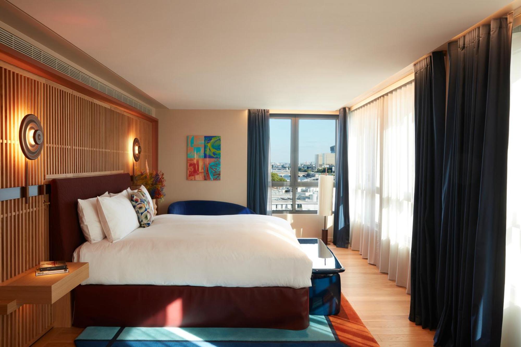 So/ Paris Hotel Exterior photo A room at the hotel