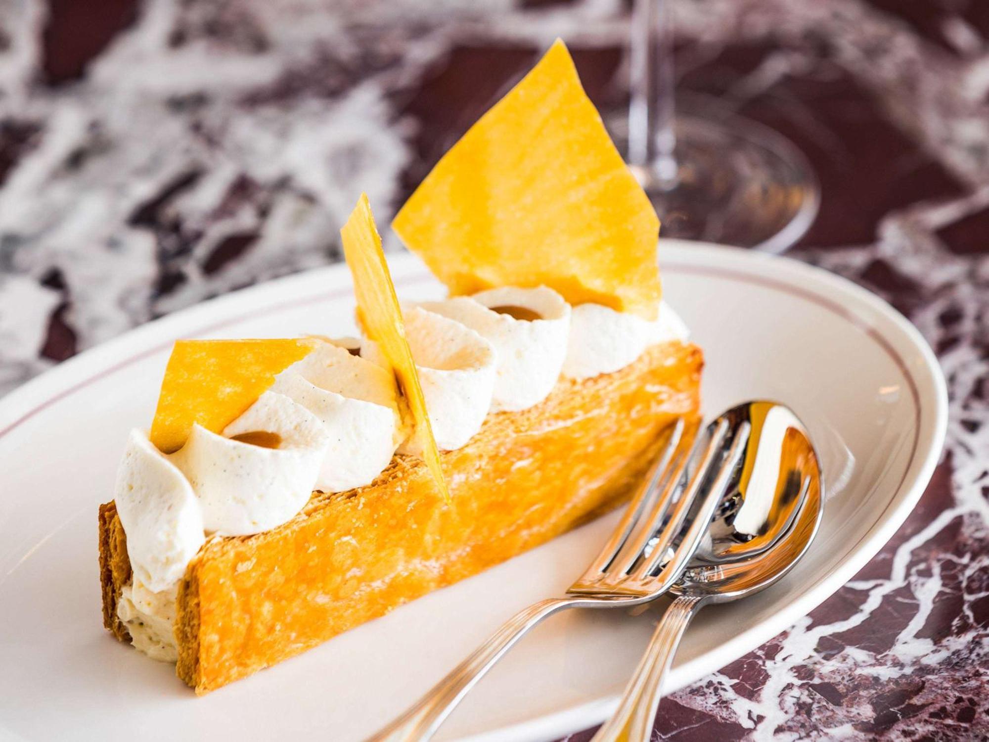 So/ Paris Hotel Exterior photo A slice of mango float