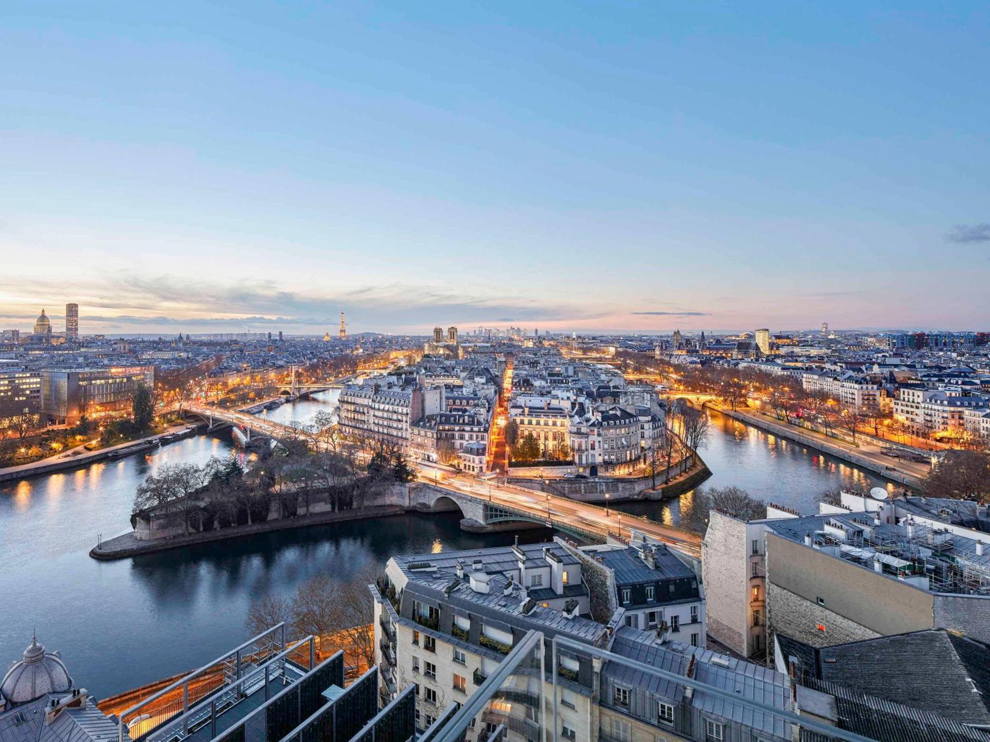 So/ Paris Hotel Exterior photo View of the Seine from the 14th arrondissement