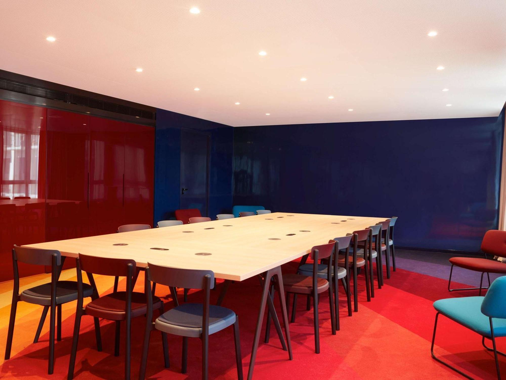 So/ Paris Hotel Exterior photo The boardroom at the Design Museum