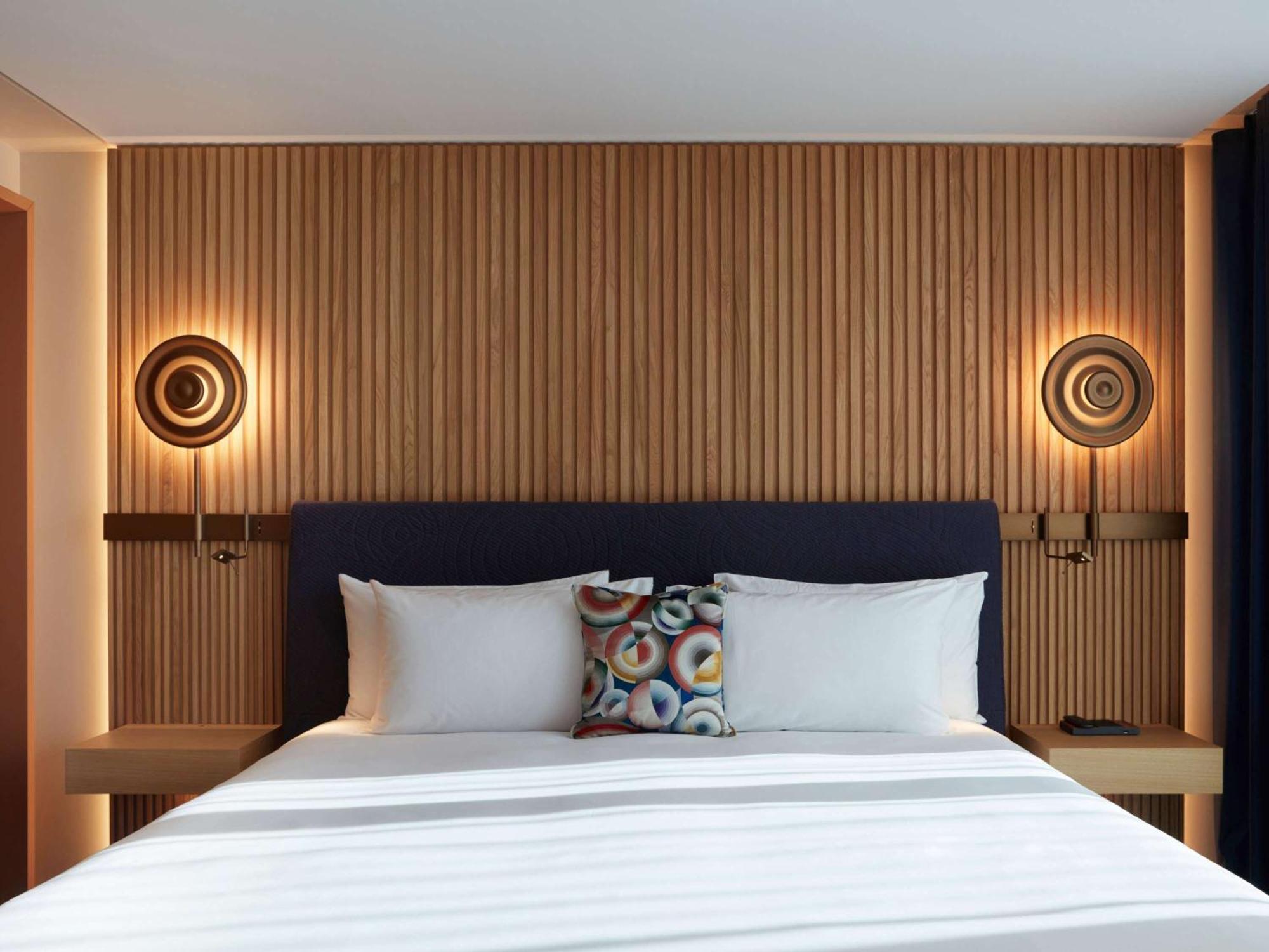 So/ Paris Hotel Exterior photo A bedroom at the hotel